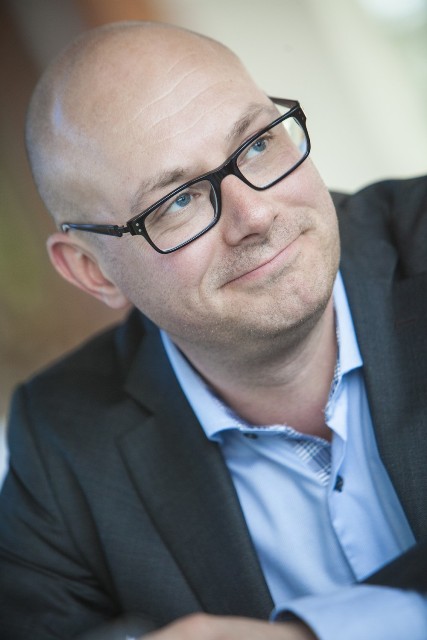 Johan Linander, Rootsi parlamendisaadik; Läänemeremaade parlamentaarse konverentsi inimkaubanduse raportöör