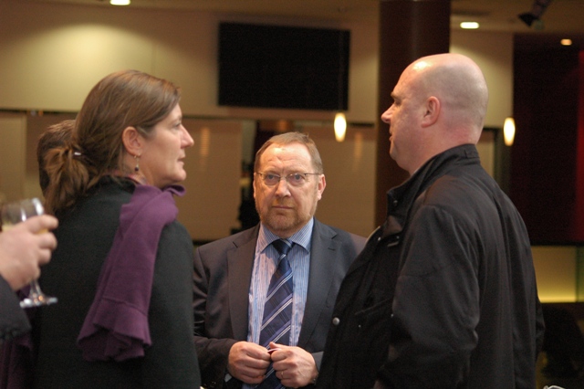 Dorthe Elise Svinth (vasakult), Arne Grove ja Bo Harald Tillberg (PMNi Leedu esinduse juht) 