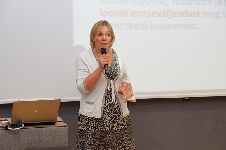 Irene Käosaar, Eesti Vabariigi Haridus- ja Teadusministeerium, üldharidusosakonna juhataja