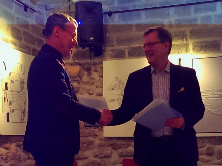 Narva linnapea Tarmo Tammiste ja Põhjamaade Ministrite Nõukogu Eesti esinduse direktor Christer Haglund sõlmisid koostöökokkuleppe.