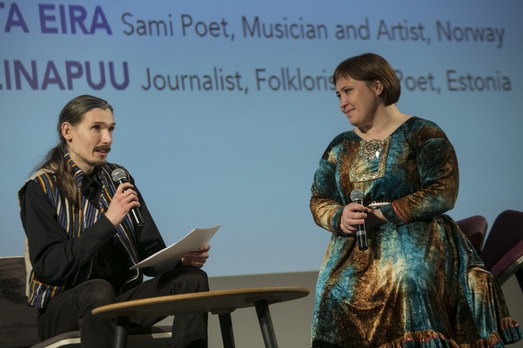 Ott Heinapuu, ajakirjanik, folklorist ja luuletaja ning Rawdna Carita Eira, saami poetess, muusik ja näitleja, Norra
