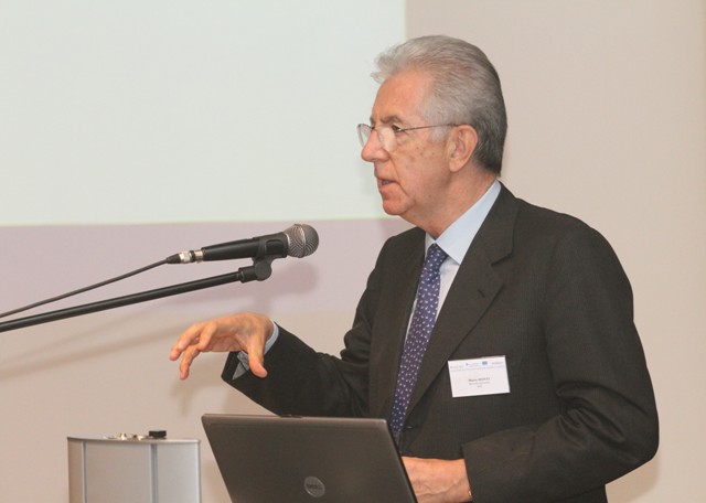 Mario Monti, Itaalia Bocconi ülikooli professor ja endine Euroopa Komisjoni siseturu volinik