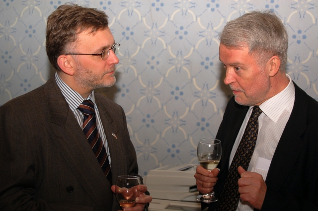 Hr Uffe A. Balslev (Taanis suursaadik Eestis) ja hr Aleksi Härkonen (Soome suursaadik Eestis)
