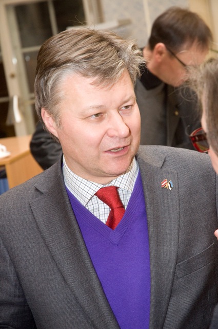 Hr Karlis Eihenbaums, Läti suursaadik Eestis