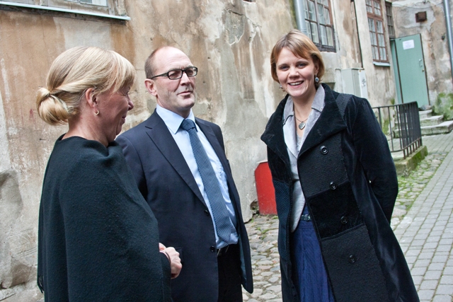 Vasakult: Carola Sundström, Berth Sundström ja Liina Kabel