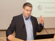 Arno Jundze, kirjanik ja kirjanduskriitik, Läti Rahvusringhäälingu ajakirjanik
