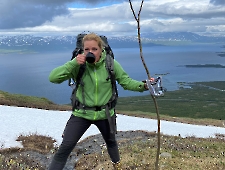 Maria Gratschew hiking
