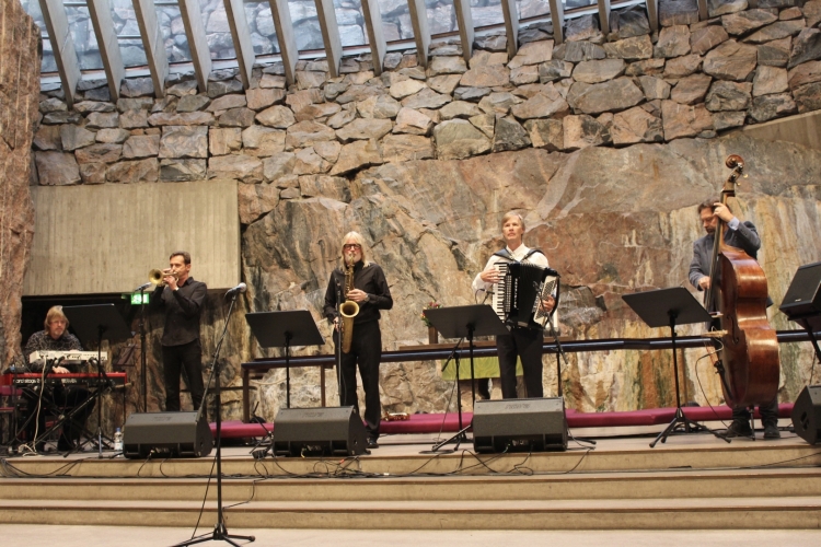 Kontsert "Nordic Passion" Temppeliaukkio kirikus. Esinesid Villu Veski (saksofon), Tiit Kalluste (akordion) ja Taavo Remmel (kontrabass) Eestist, Raimonds Macats (klahvipillid) Lätist ning Valerijus Ramoška (trompet) Leedust.