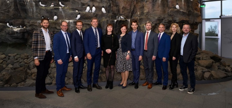 The Nordic and Baltic ministers responsible for digitalisation are highly ambitious when it comes to developing seamless digital solutions for the people and public-sector bodies of the region. Mutual recognition of national e-IDs is the key to opening the doors to cross-border public services for everybody in the region. From the left: deputy minister Elijus Čivilis (Lithuania), education minister Tony Asumaa (Åland), digitalisation minister Nikolai Astrup (Norway), finance minister Bjarni Benediktsson (Iceland), finance minister Kristina Háfoss (Faroe Islands), Secretary General Paula Lehtomäki (Nordic Council of Ministers), Head of Division Jens Krieger Røyen (Denmark) , Secretary General Ando Leppiman (Estonia), Assistant Secretary of State Edmund Belskis (Latvia), Head of Division Malin Bohlin (Sweden), Head of Division Tom Andersen (Greenland).