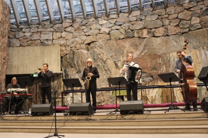 Kontsert "Nordic Passion" Temppeliaukkio kirikus. Esinesid Villu Veski (saksofon), Tiit Kalluste (akordion) ja Taavo Remmel (kontrabass) Eestist, Raimonds Macats (klahvipillid) Lätist ning Valerijus Ramoška (trompet) Leedust.