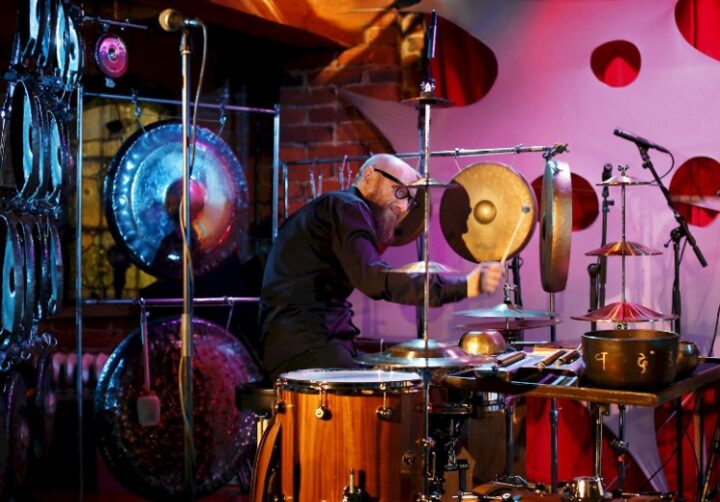 Finnish drum player Mika Kallio will perform with dancer Satu Rinnetmäki in Sillamäe, October 14th at 4 PM